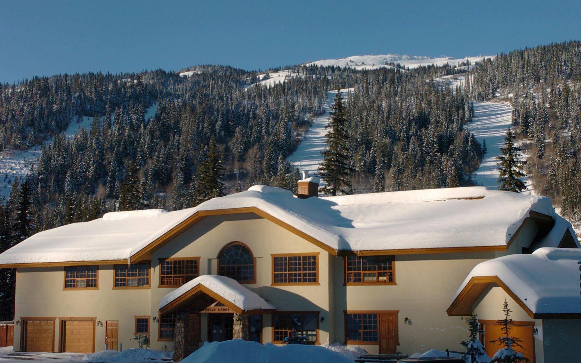 The Pinnacle Lodge Sun Peaks Extérieur photo